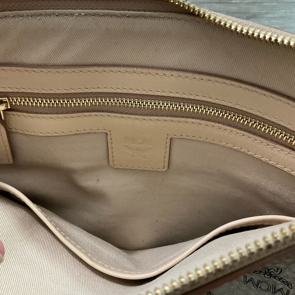 MCM Visetos Medium Portuna Pouch W/Strap - Picture 6 of 11